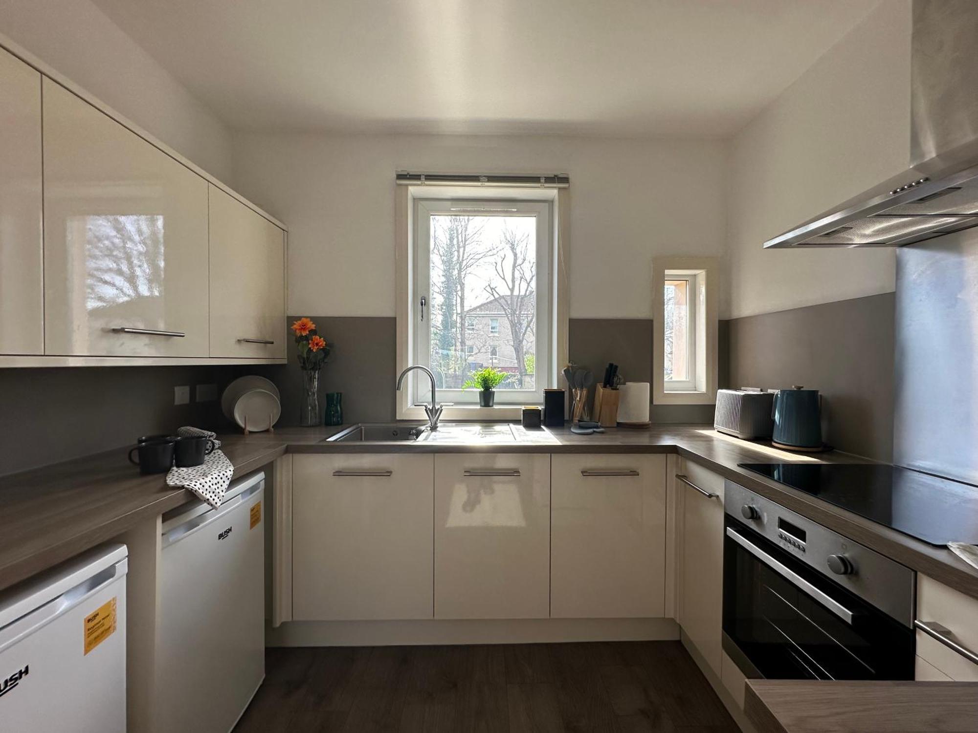 Glasgow Modern Style Home , Separate Entrance Exteriör bild
