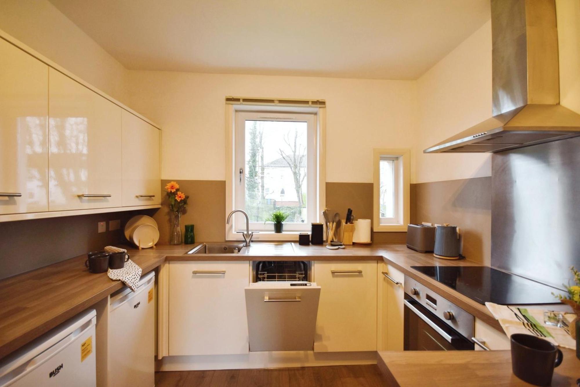 Glasgow Modern Style Home , Separate Entrance Exteriör bild