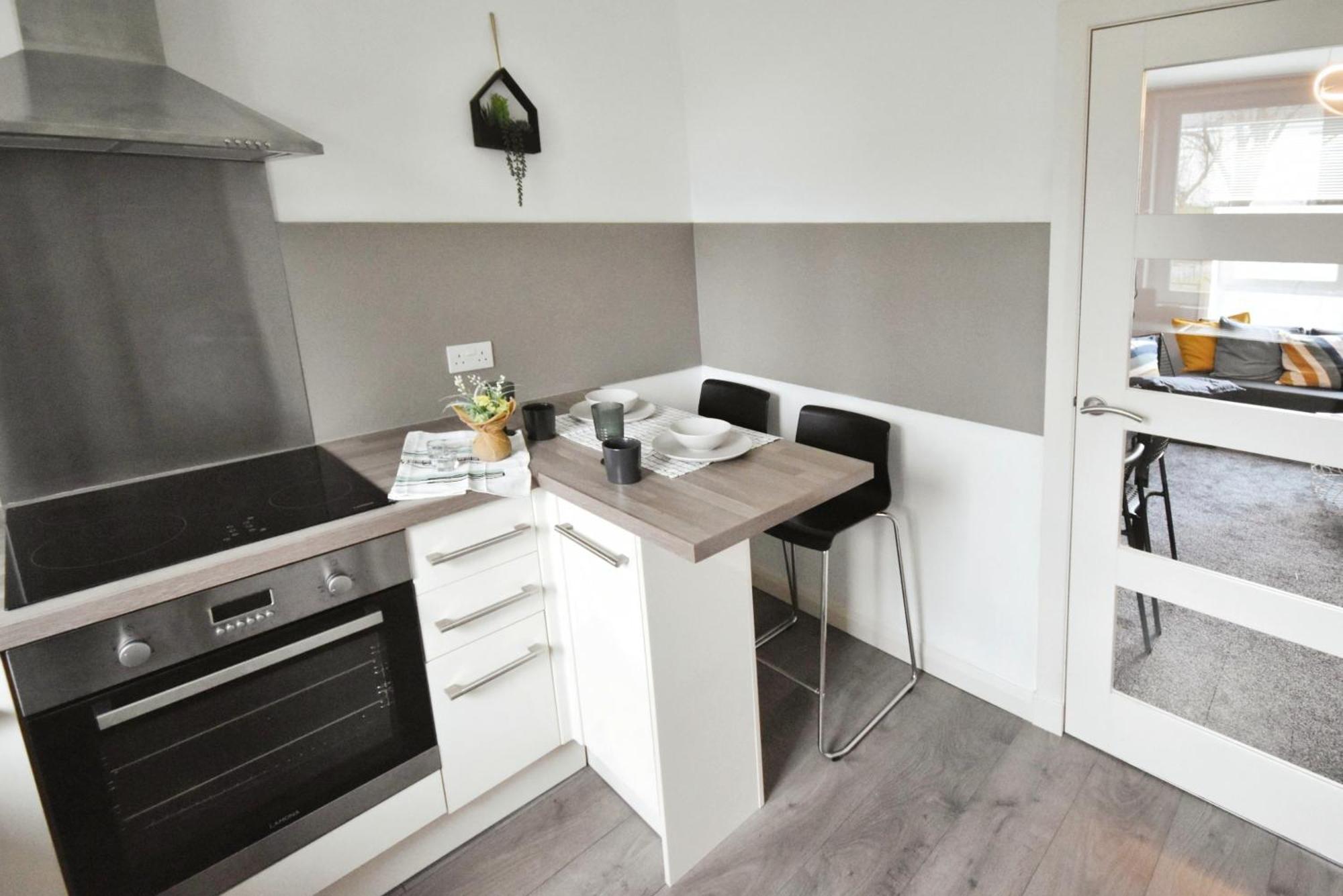 Glasgow Modern Style Home , Separate Entrance Exteriör bild
