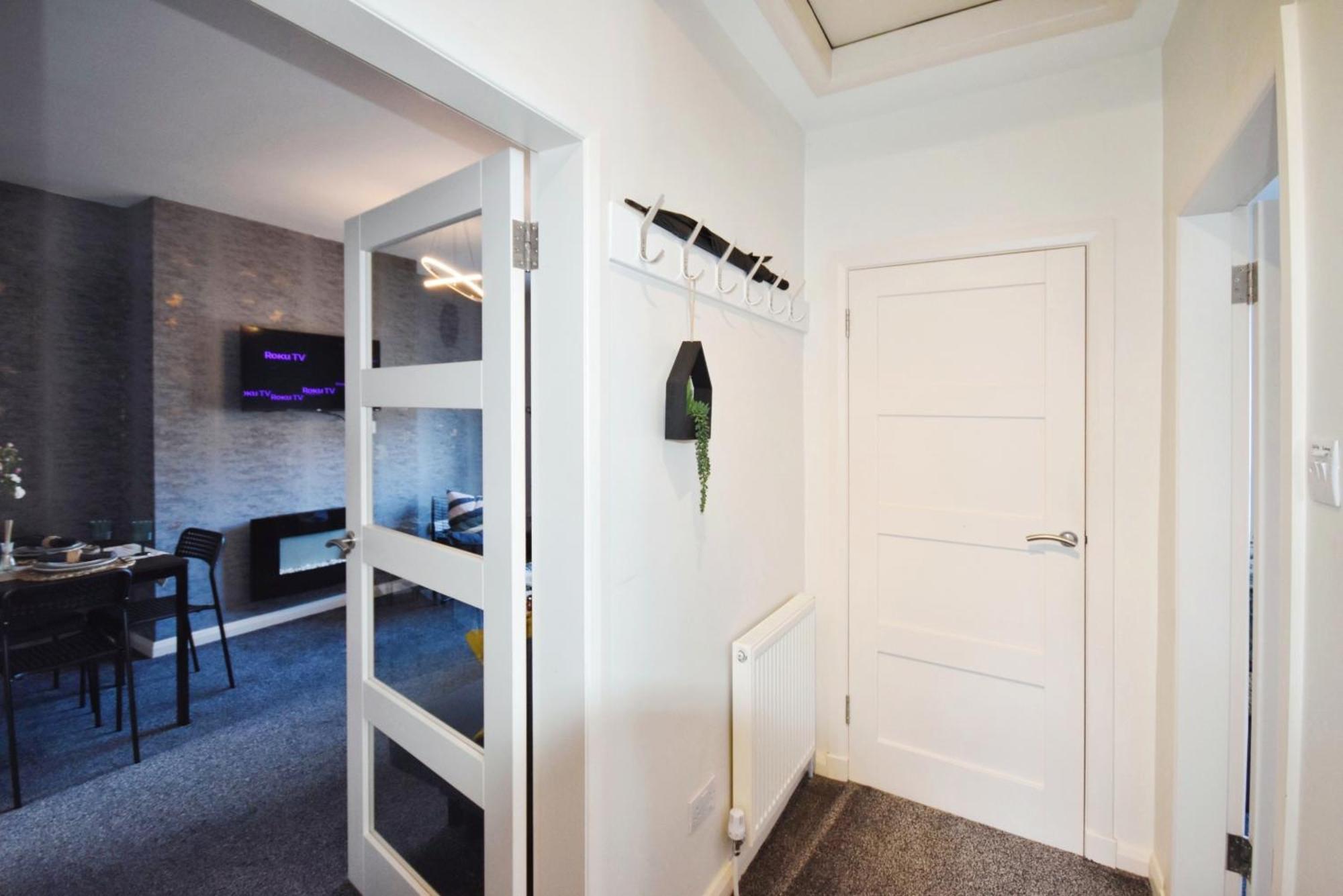 Glasgow Modern Style Home , Separate Entrance Exteriör bild