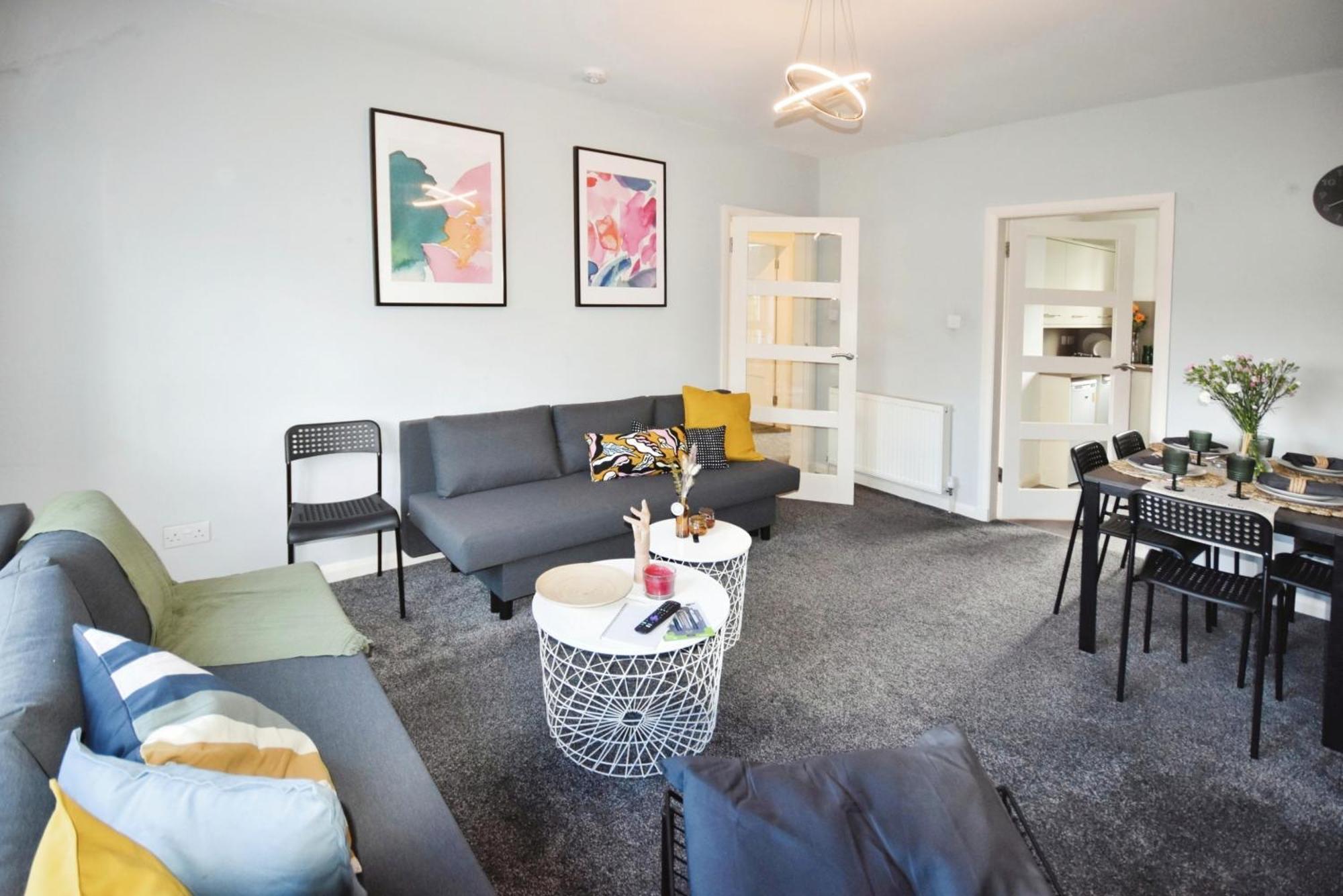 Glasgow Modern Style Home , Separate Entrance Exteriör bild