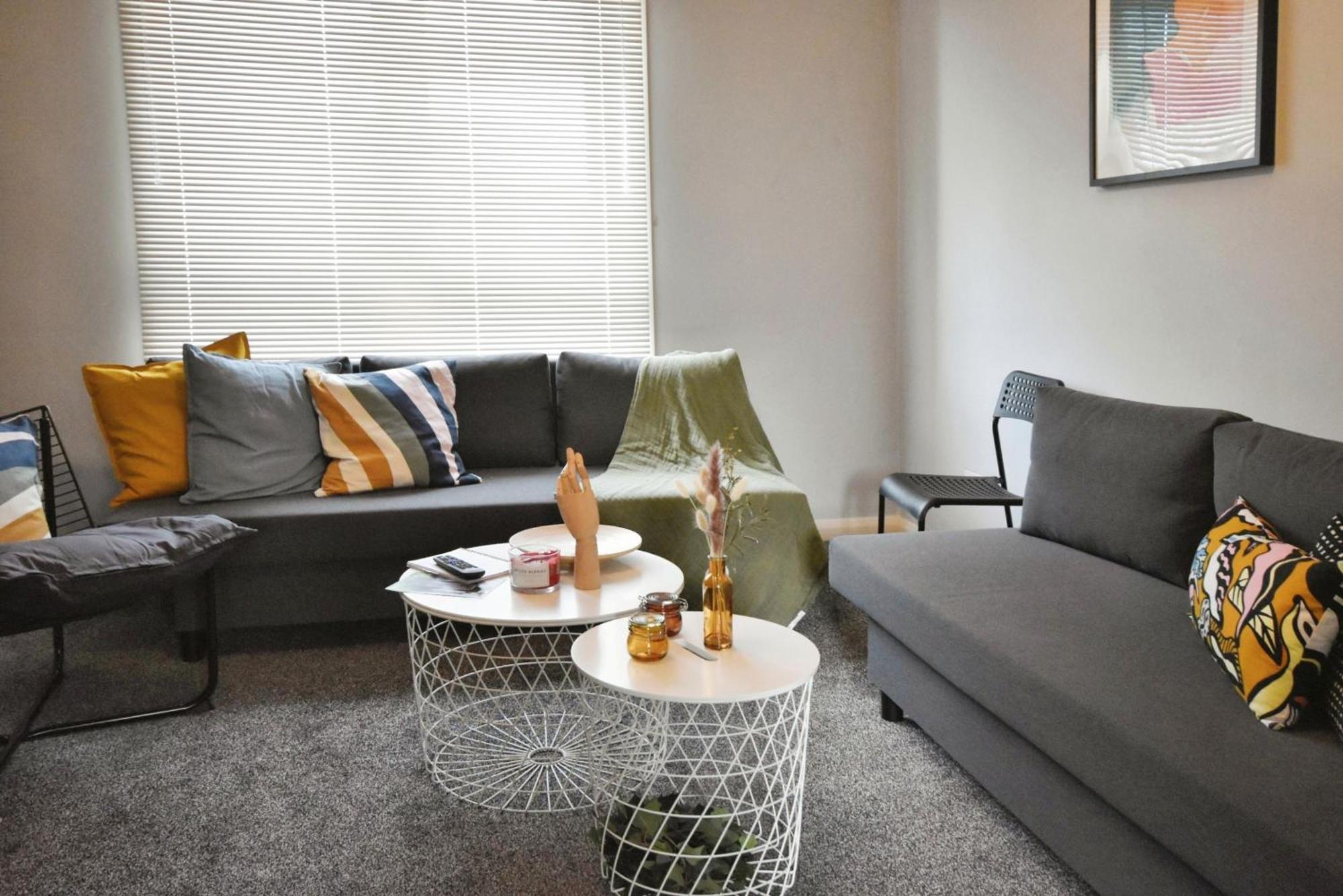 Glasgow Modern Style Home , Separate Entrance Exteriör bild