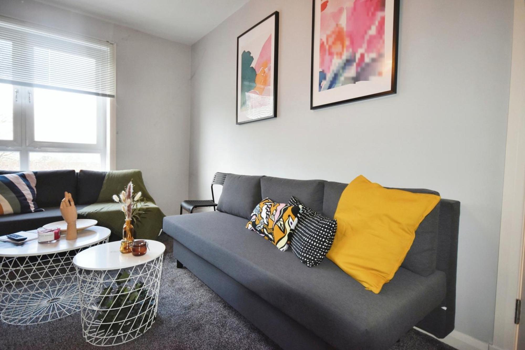 Glasgow Modern Style Home , Separate Entrance Exteriör bild